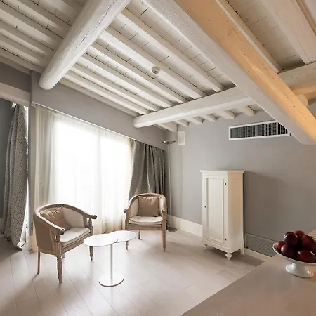 Cavalieri Palace Luxury Residences 3* فلورنس