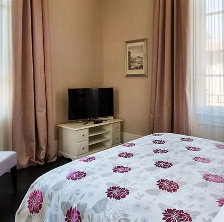 アパートホテル Cavalieri Palace Luxury Residences フィレンツェ